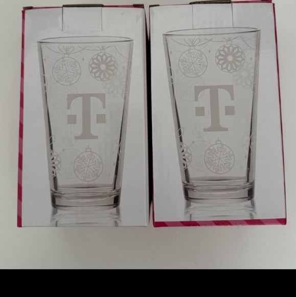 Set Of 2 T-Mobile Tuesdays Frosted Etched Holiday Collectible Glasses 16 oz NIB - Picture 4 of 5